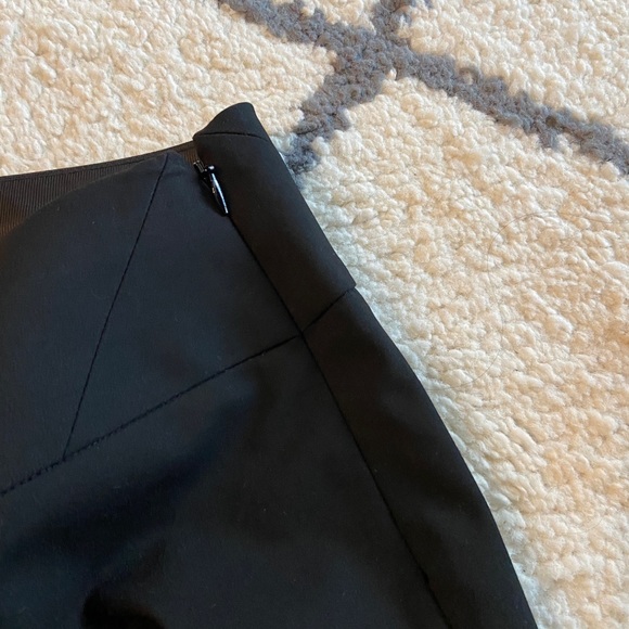 NWT THE LIMITED PENCIL SKIRT IN SIZE 6 - Picture 4 of 6